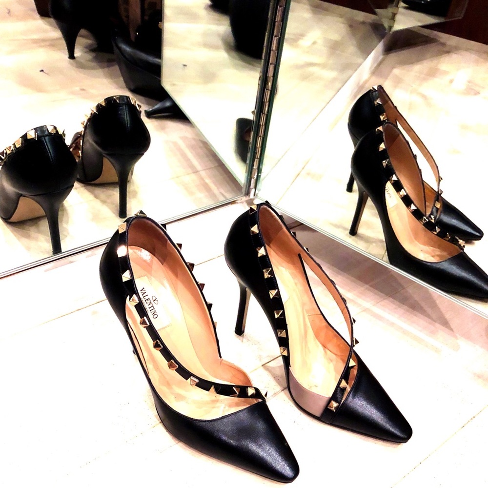 Authentic Valentino garavani shoes size 8